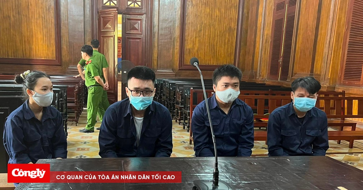 Làm giả hàng trăm bằng lái, căn cước công dân, thu lời bất chính