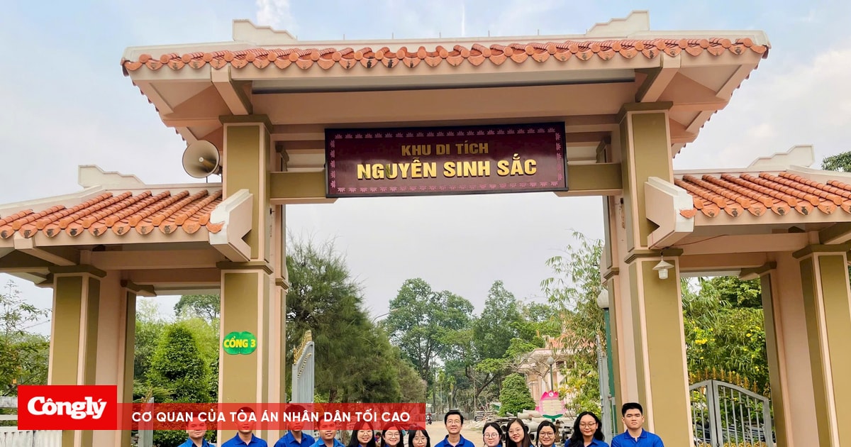 Sôi nổi về nguồn, thiện nguyện giúp dân