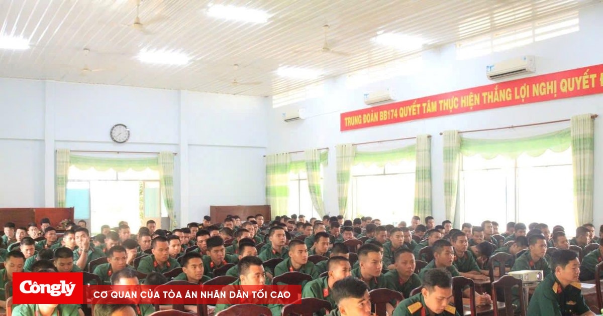 Tòa án quân sự Quân khu 7 phổ biến giáo dục pháp luật cho chiến sĩ mới