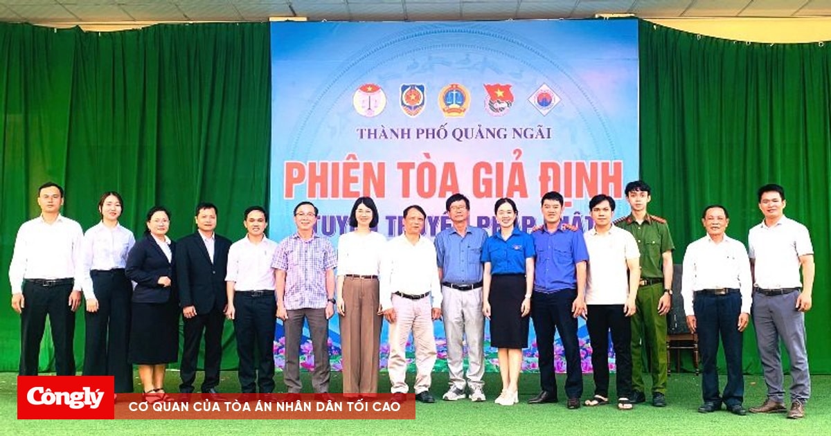TAND TP. Quảng Ngãi tuyên truyền pháp luật cho học sinh thông qua phiên tòa giả định