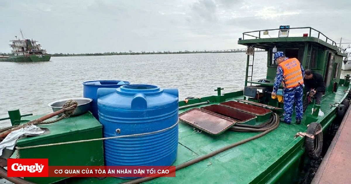 Tạm giữ tàu chở 10.000 lít dầu DO không rõ nguồn gốc