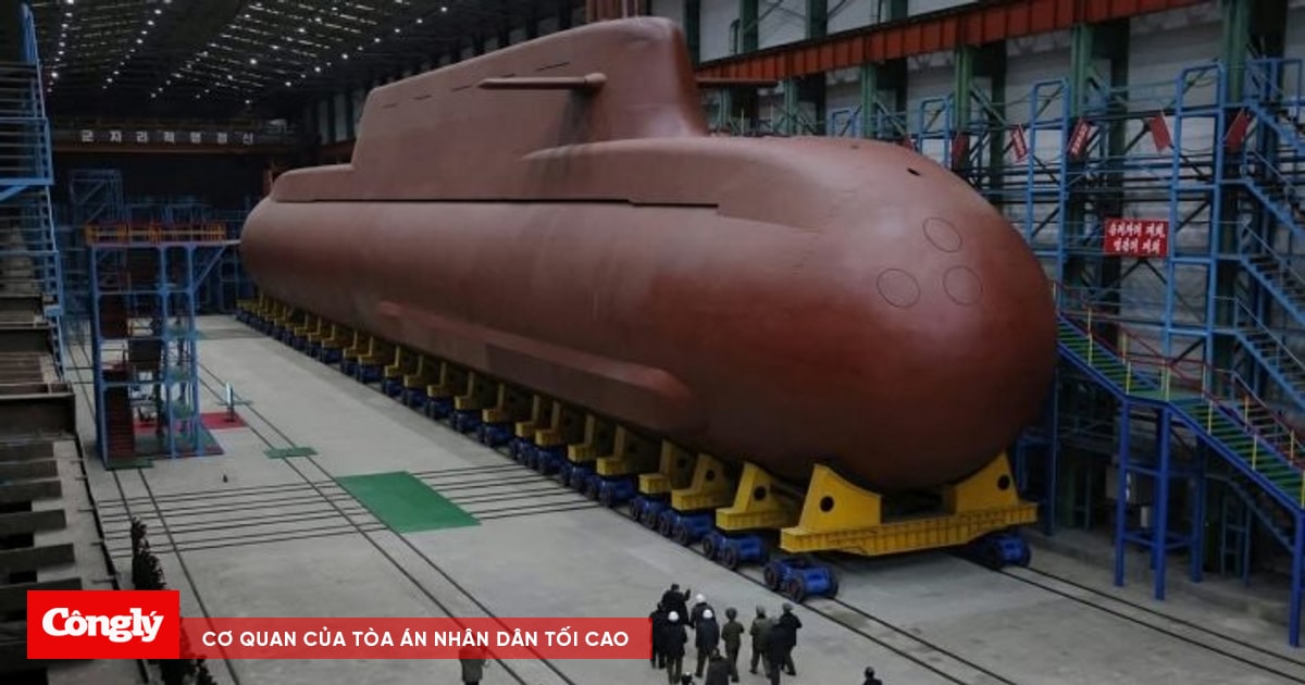 Ông Kim Jong Un thị sát tàu ngầm hạt nhân, Nga ca ngợi quan hệ “bất khả chiến bại”