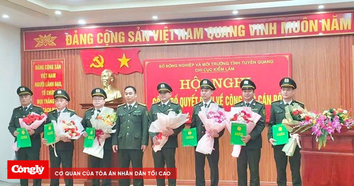 Chi cục Kiểm lâm tỉnh Tuyên Quang công bố các quyết định về công tác cán bộ