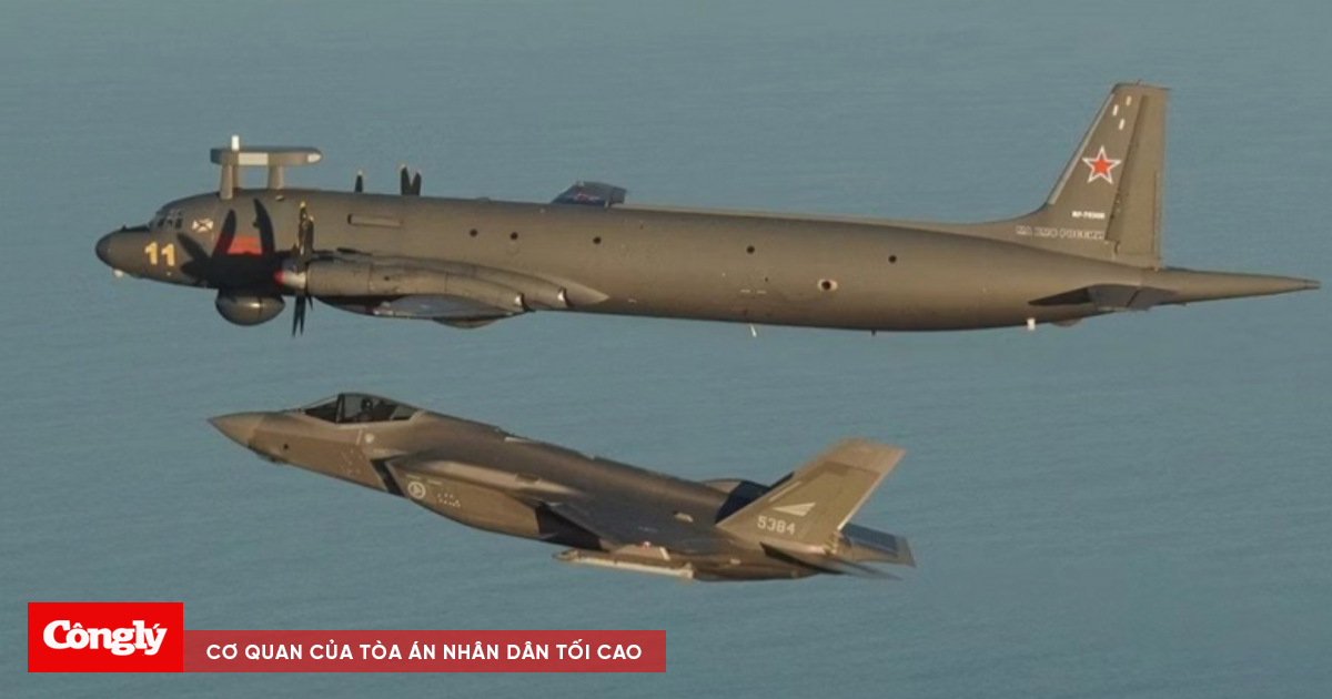 Tiêm kích tàng hình F-35 chặn máy bay trinh sát Nga