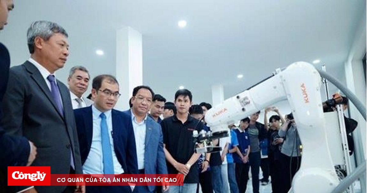 Bách khoa Đà Nẵng: Đào tạo nhân lực chất lượng cao cho công nghiệp mũi nhọn gắn với phát triển bền vững