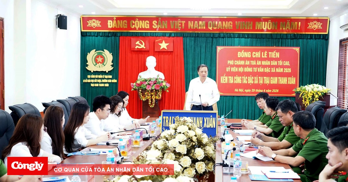 Phó Chánh án TANDTC Lê Tiến kiểm tra công tác đặc xá tại Trại giam Thanh Xuân