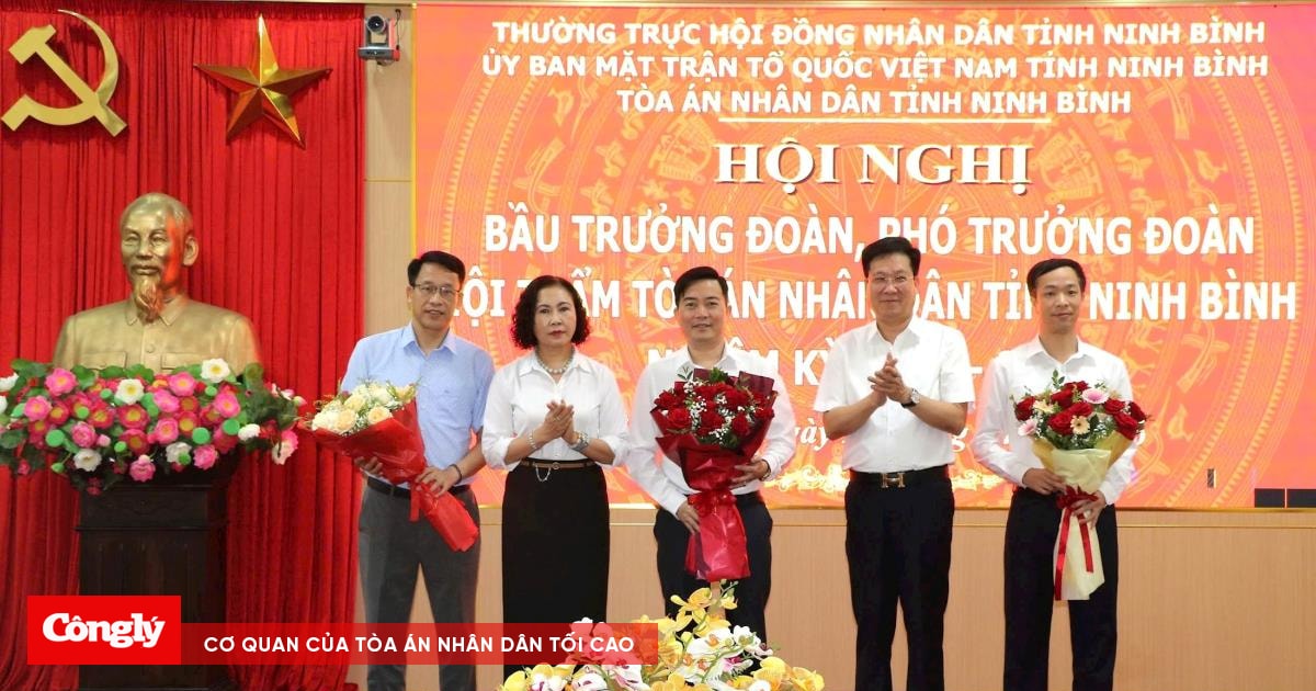 Kiện toàn chức danh lãnh đạo Đoàn Hội thẩm TAND hai cấp tỉnh Ninh Bình