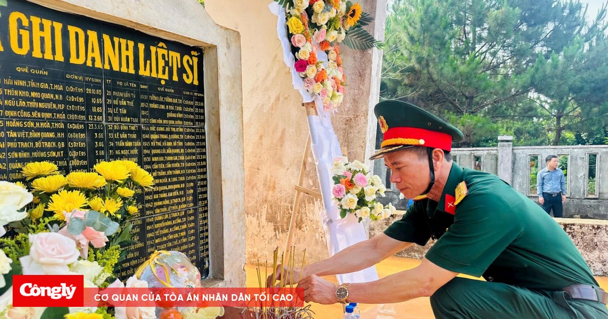 Trung đoàn 726 tri ân người có công nhân dịp 30/4