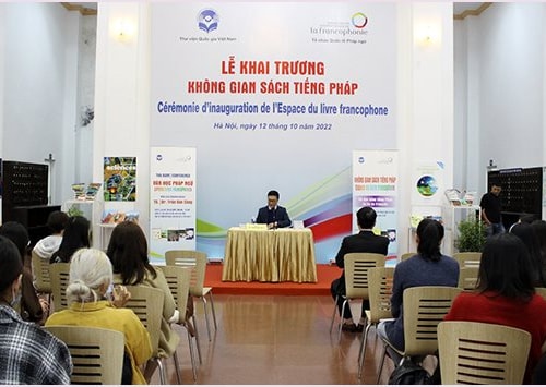 Tổ chức Tọa đàm văn học Pháp ngữ