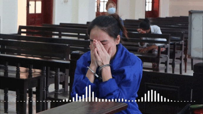 Thiếu phụ giấu ma túy trong nội y, ra tòa ôm mặt khóc
