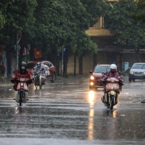 Không khí lạnh gây mưa lớn ở Bắc Bộ, có nơi giảm 10 độ, trời chuyển mát