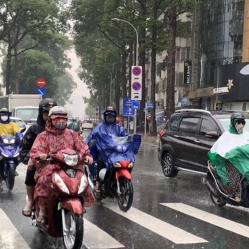 Hôm nay (19/6), Bắc Bộ mưa dông, biển động trên diện rộng