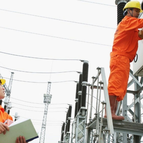 Bảo đảm điện, hàng hóa thiết yếu sau bão số 4
