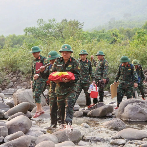 Đừng lấy sự hy sinh của các anh hùng liệt sĩ làm trò mua vui