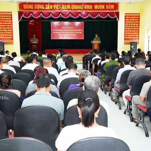 Công an tỉnh Sơn La kết nối thiết bị truyền tin báo cháy tại cơ sở