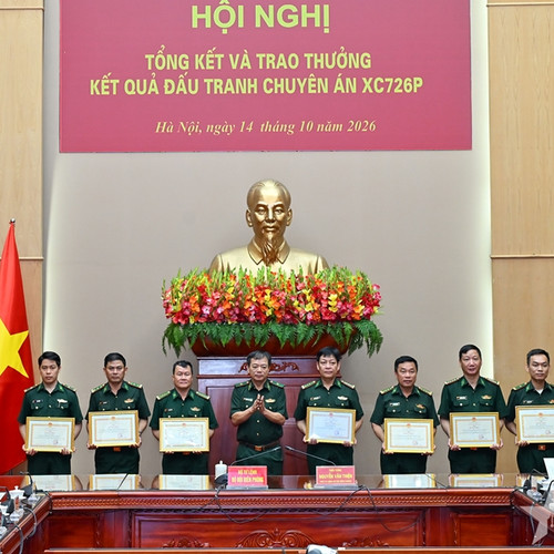 Trao thưởng chuyên án triệt phá đường dây xuất nhập cảnh trái phép XC726p