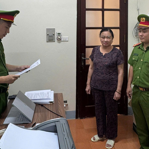 Khởi tố người phụ nữ sản xuất bim bim giả từ nguyên liệu không rõ nguồn gốc
