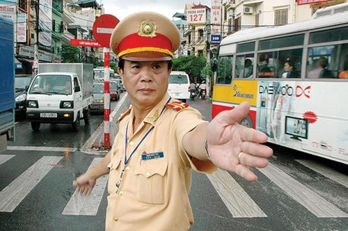 Phân làn giao thông tại Hà Nội: Chỉ là giải pháp tình thế!