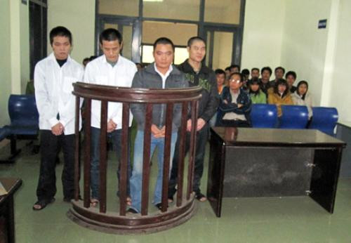 Sinh viên đánh mất tương lai vì đi buôn “thần chết”