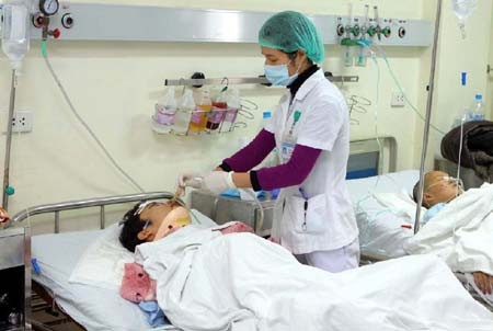 Sự hy sinh thầm lặng của những “chiến sĩ áo trắng”