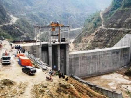 Thắp sáng nguồn điện bằng nhiệt huyết và con tim những người thợ trẻ