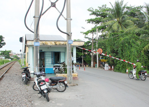 Truy bắt 2 đối tượng đâm chết nhân viên gác chắn tàu