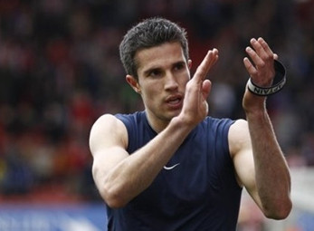 Anzhi Makhachkala chèo kéo Van Persie: Lương 300.000 bảng/tuần