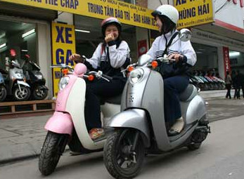 Việc nhỏ mỗi ngày (P2): Đi xe máy điện, thân thiện môi trường