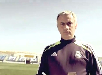 Thầy trò Mourinho "đua nhau" khoe áo