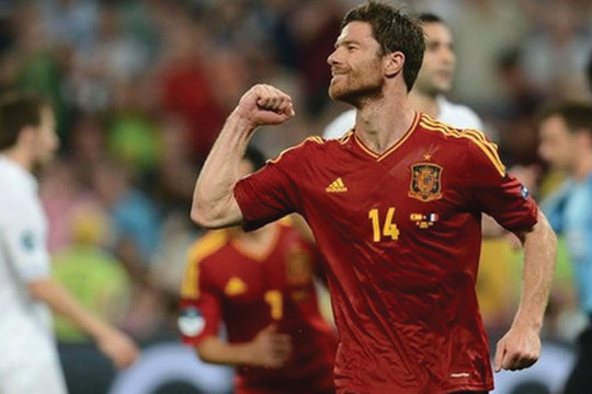 Tây Ban Nha vào bán kết: Ngày của Alonso