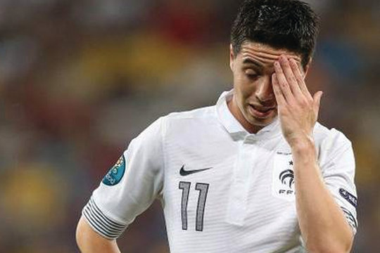 Nasri cầu xin người hâm mộ tha thứ