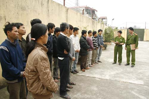 Nhân ngày toàn dân phòng chống ma túy: Trận chiến cam go, không ngơi nghỉ