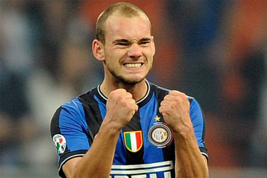 Tottenham tiễn Modric đón Sneijder?