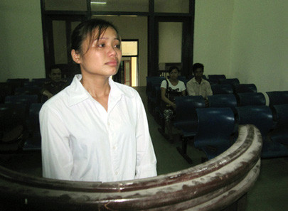 Mẹ chồng khóc thương con dâu khờ dại