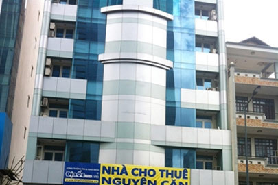 Cao ốc hoành tráng... đại hạ giá