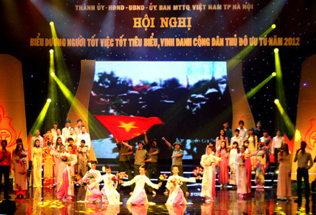 Hà Nội vinh danh 10 công dân ưu tú
