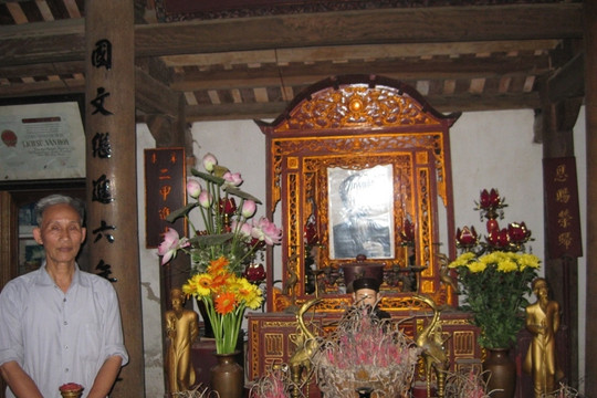Thăm từ đường Tam nguyên Yên Đổ