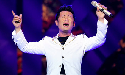 Bằng Kiều "đốn tim" khán giả trong liveshow cực hoành tráng