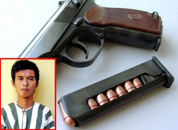 Thắp nhang, làm lễ đồng bọn trước khi... đi cướp