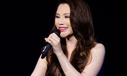 Hồ Quỳnh Hương tái xuất nồng nàn trên sân khấu Hà Nội