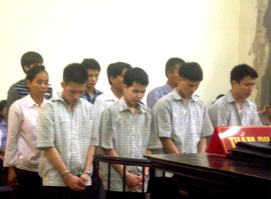 Các đối tượng quây UBND, đánh công an xã lĩnh án