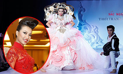Hoa hậu nhà 300 tỷ tái xuất rạng ngời trên sàn diễn