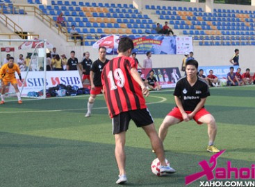 Lượt đấu thứ nhất vòng bảng Cúp Hồ Gươm 2013: ĐKVĐ thua sốc