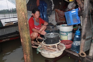 Lênh đênh phận đời sông nước