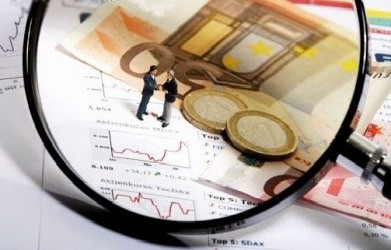 Ai đang lời giơ tay lên!