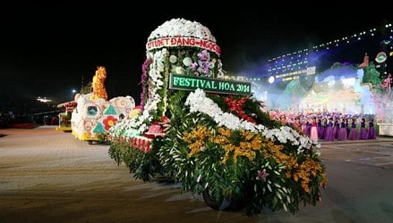 Rực rỡ đêm khai mạc Festival Hoa Đà Lạt 2013