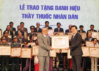 Tôn vinh các Thầy thuốc Nhân dân