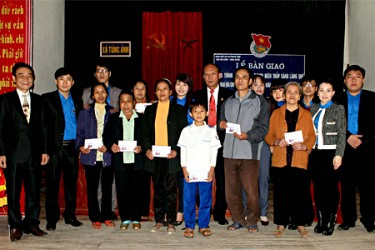 Chi đoàn TAND tỉnh Hà Tĩnh và "Con đường thanh niên thắp sáng làng quê"