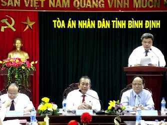 Chánh án TANDTC Trương Hòa Bình làm việc tại TAND tỉnh Bình Định