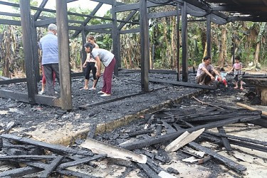 Ngôi nhà bị thiêu rụi vì sự cố chập điện